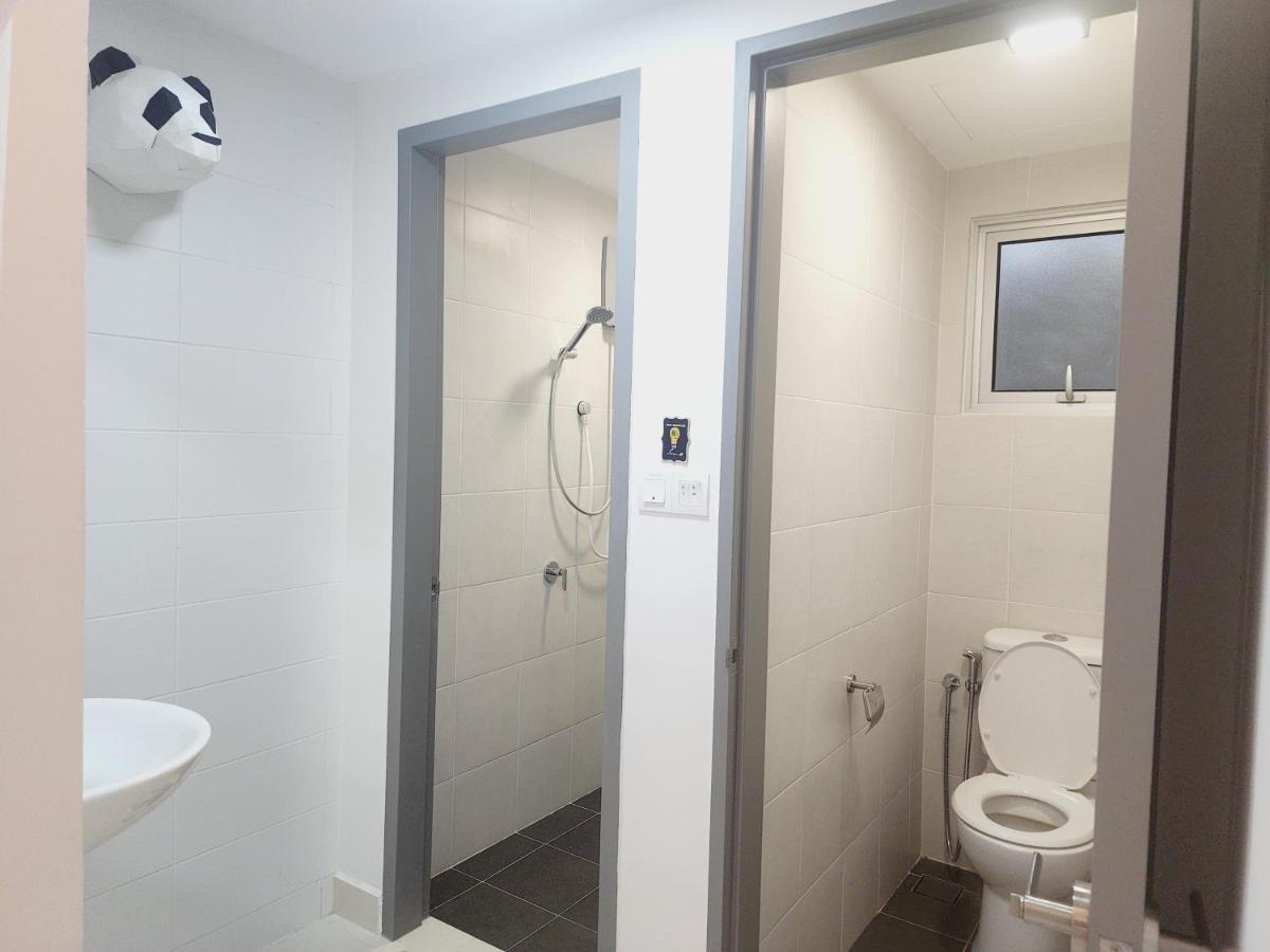 Apartamento Netflix Panda House 3B2R Rimbayu Kota Kemuning With Atari Games Teluk Panglima Garang Exterior foto